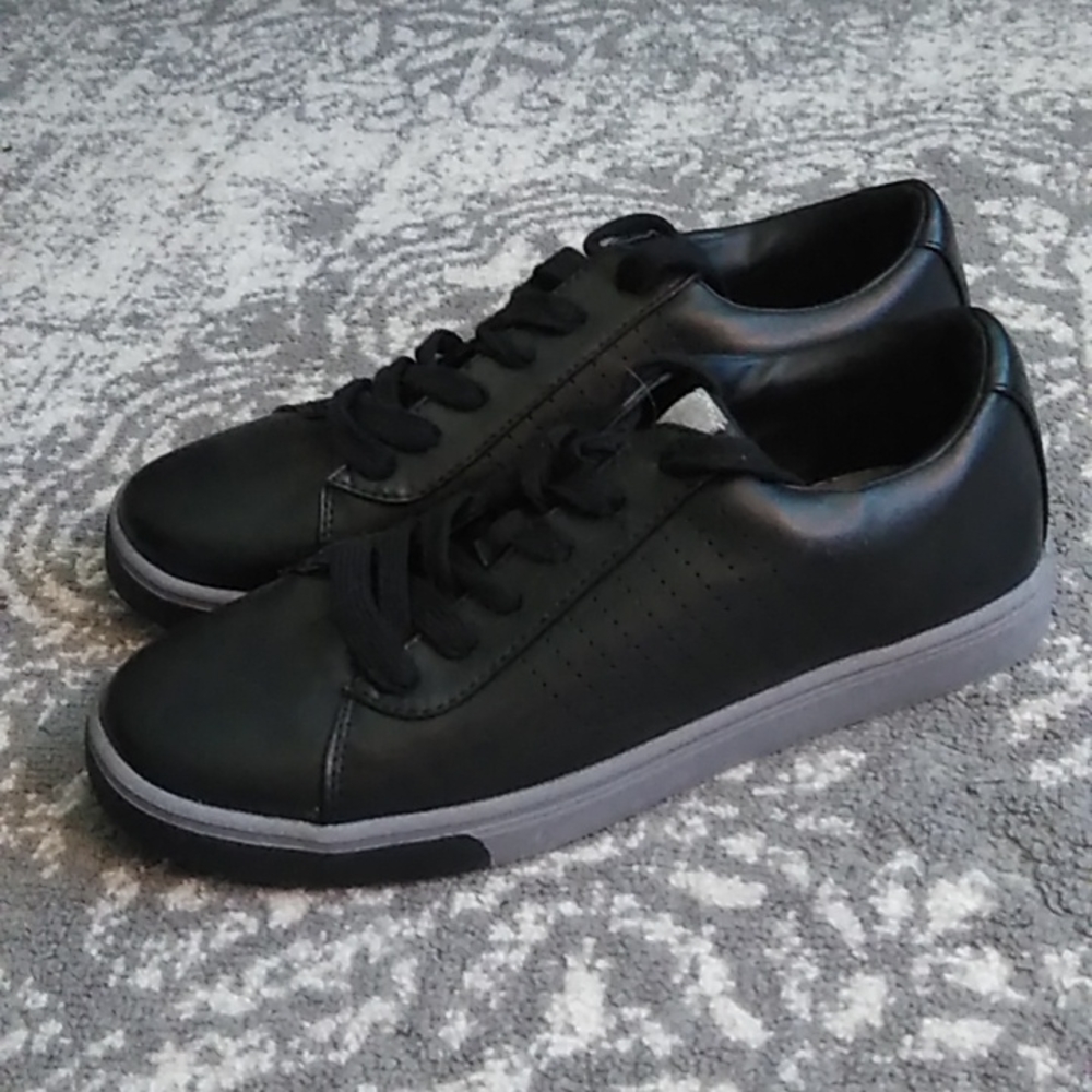 Men's size 8.5 black and gray Goodfellow shoes